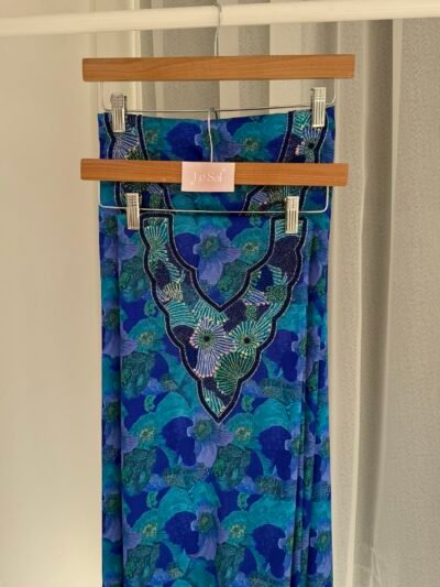 Blue Flower (Mother and daughter)