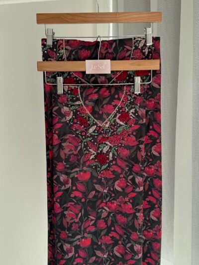 Velvet (Mother and daughter)