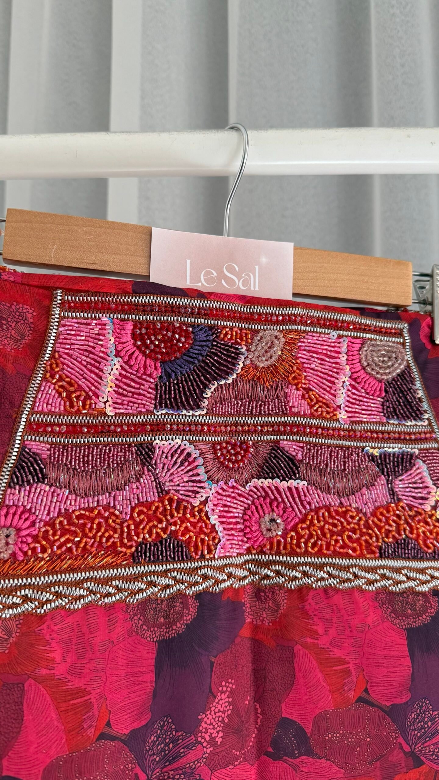 Red Flowers Tally (Cotton) - الصورة 3